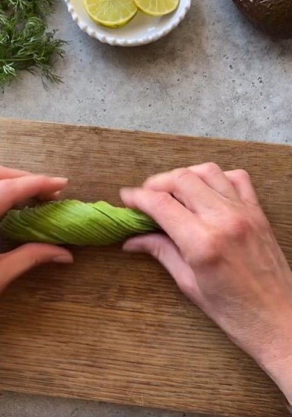 Тартар из копченого лосося - это не только вкусное, но и очень красивое блюдо. Состав: • копченый ... - 3