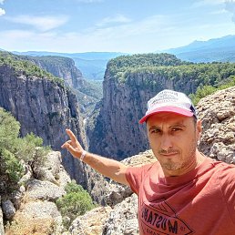 Cergei, 45, 