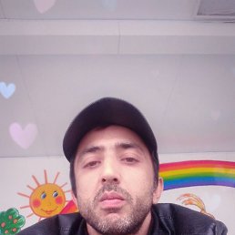 Nikolas, 40, 