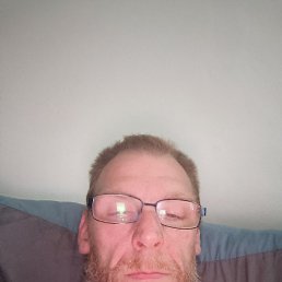 Bastien, 41, 