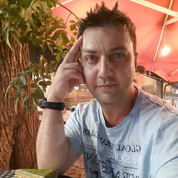 Karo, 42, 
