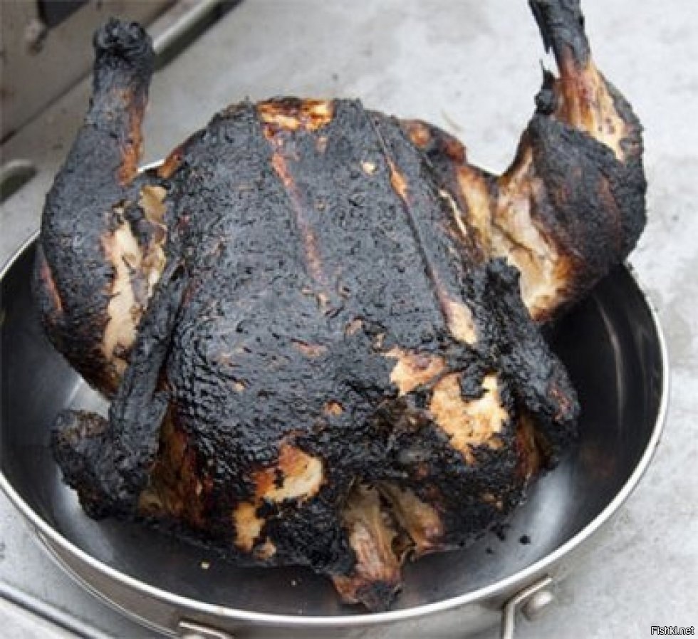 Почему после жареной. Сгоревшая курица в духовке. Подгоревшая еда.