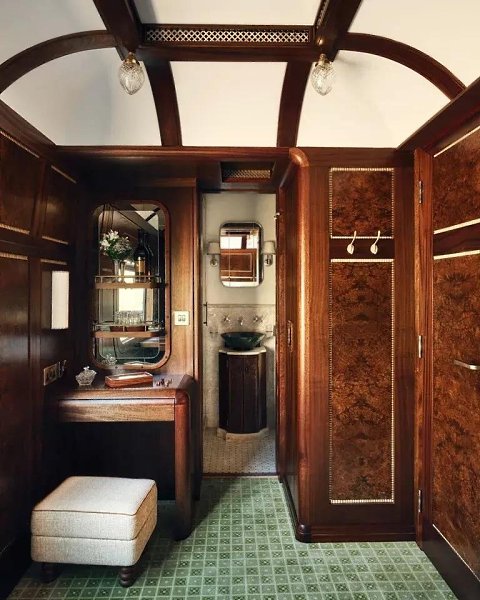 Royal Scotsman — это не просто способ путешествия, а настоящая интерьерная легенда на колёсах. К ... - 5