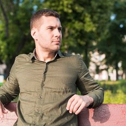 Nikolay, 32, 