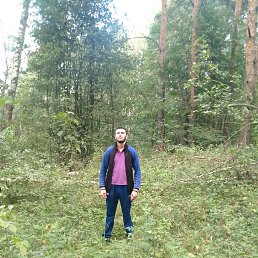 Azizbek, 24, 