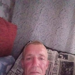 Nik, 44, 