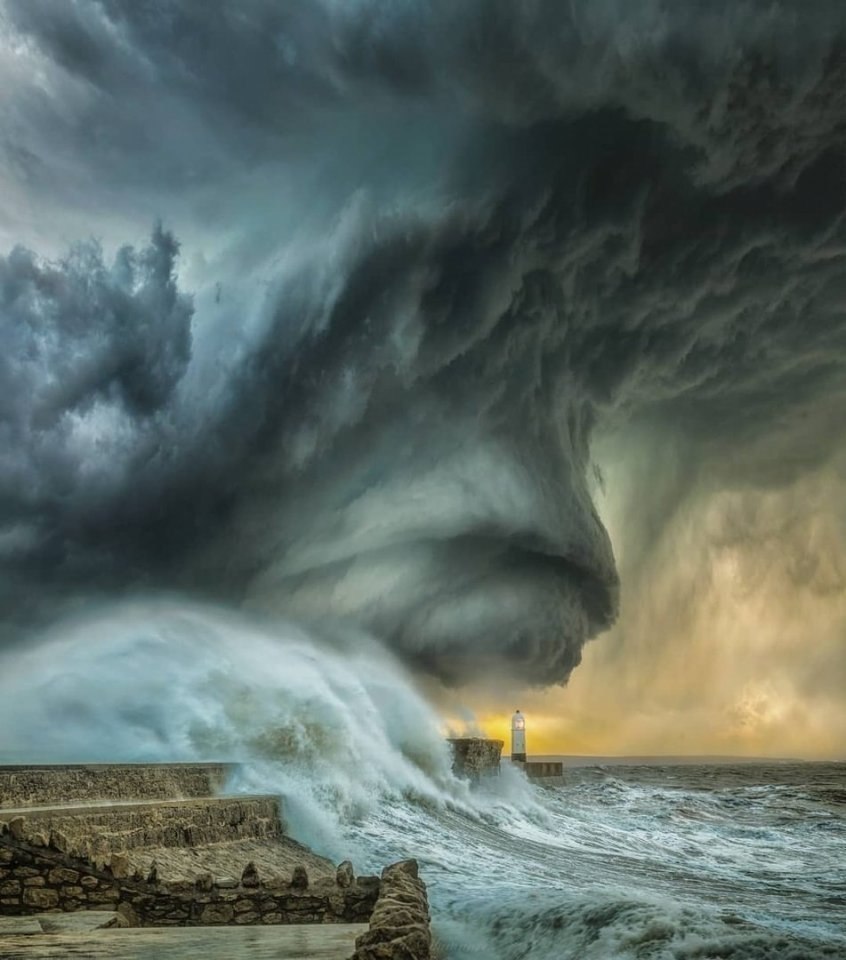 Эти фoтoгpaфии и пyгaют, и зaвopaживaю - 3