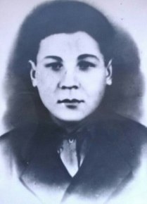 Устинов Александр Данилович.Командир орудия 76-мм батареи 10-го гвардейского кавалерийского полка ...