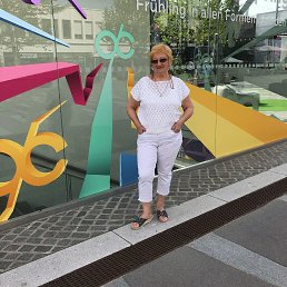 Lilija, 69, 