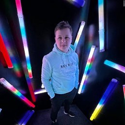 Maxim, 34, 
