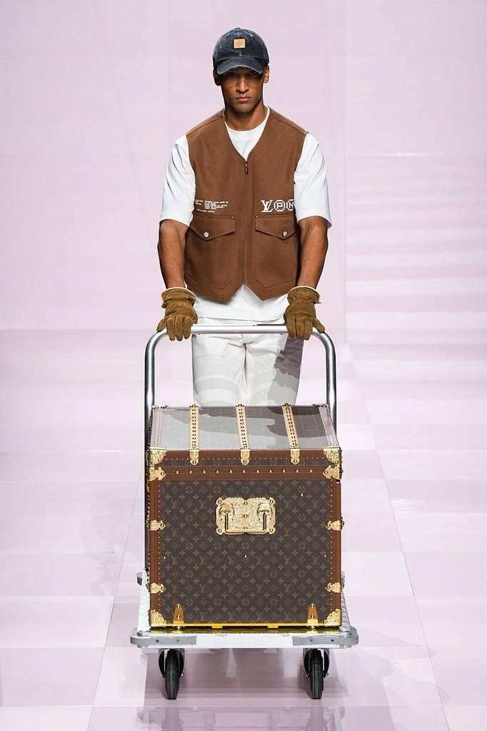      Louis Vuitton,         ... - 3