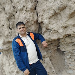 Rustam, 33, 