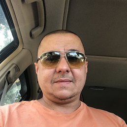 Oleg, 47, 