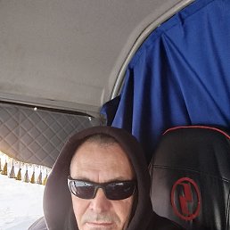 Alexs, 45, 