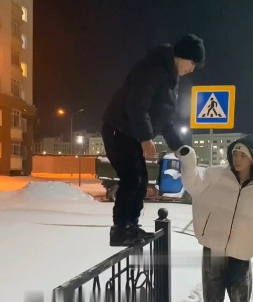 Развлечение и хвастоство малолеток привело к печальному исходу.Они хотели заснять ролик, который по ...