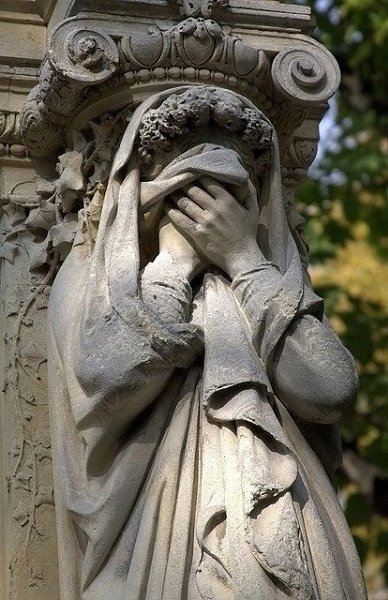 Кариатида - статуя, которая заменяла собой колонну в древней Греции. Шедевр - 8