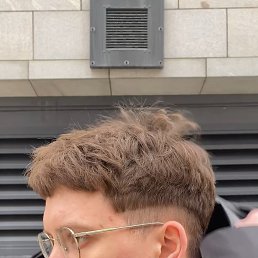 Alex, 25, 