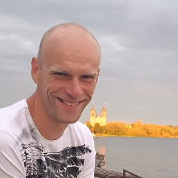 Urij, 40, 