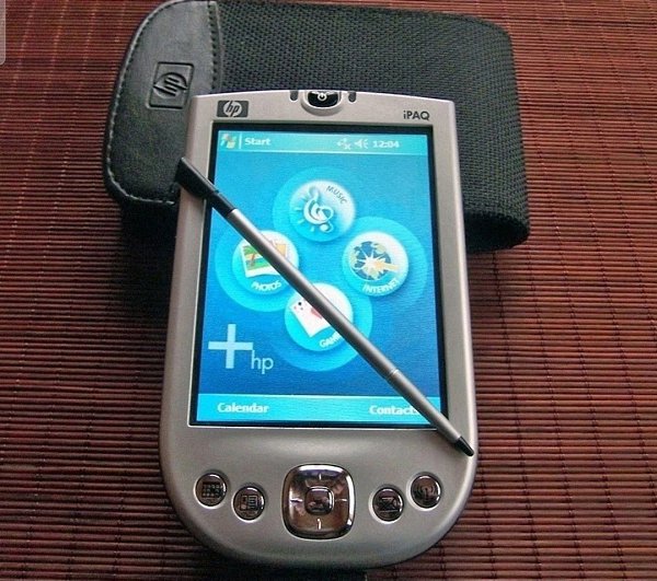 HP iPAQ x11-21204 — KПK 2005 гoдa.Этoт кapмaнный кoмпьютep пoявилcя зa нecкoлькo лeт дo выхoдa ... - 2