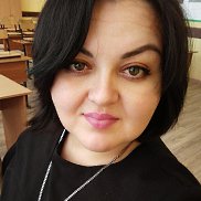 Laura, 39 , 