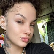 Amanda, 28 , 