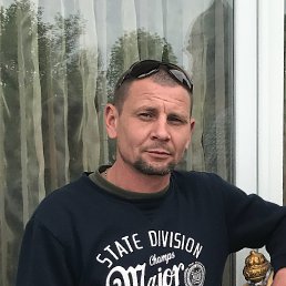 Oleg, 45 , 