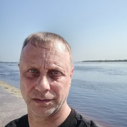 VIKTOR, 56 , 