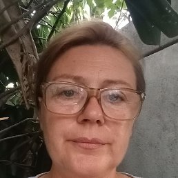 Giulia, 41,  