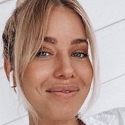 Elena, 39 , 