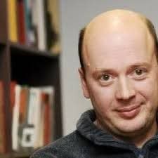 :) От депрессий хорошо помогает обувной магазин. Даше недавно вгрустнулось на сумму, сопоставимую с ...