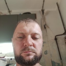 Slavik, 37, 