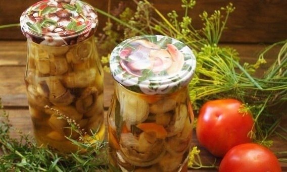 #Шампиньоны маринованные с морковью и луком.Для приготовления понадобится:• Шампиньоны - 800 гр.;• ...