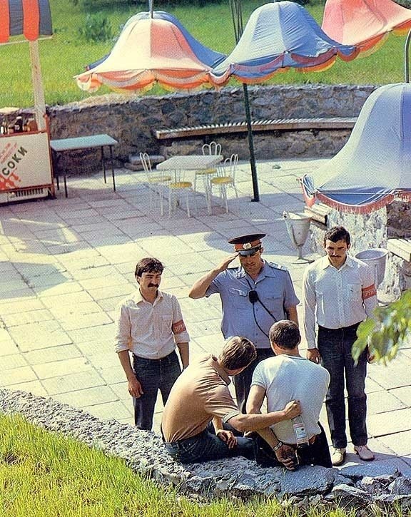 e e, 1987 .