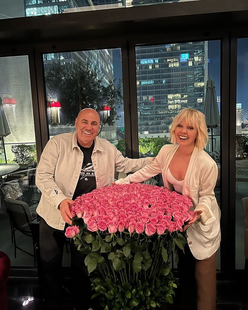 Как вам новое творчество Валерии и Иосифа Пригожина.Валерия показала нам, как избивает Иосифа ...