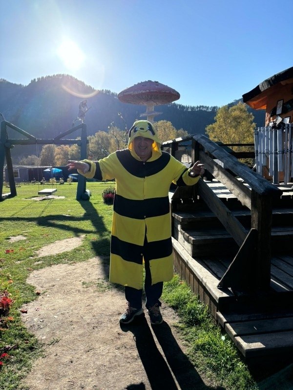  ))) - 26  2025  20:01