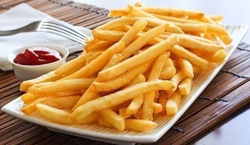 Картофель “Фри” из духовки. Ингредиенты:- 5-7 шт картофеля среднего размера- 2 яичных белка- ...