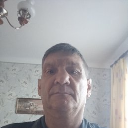 Alex, 51, 
