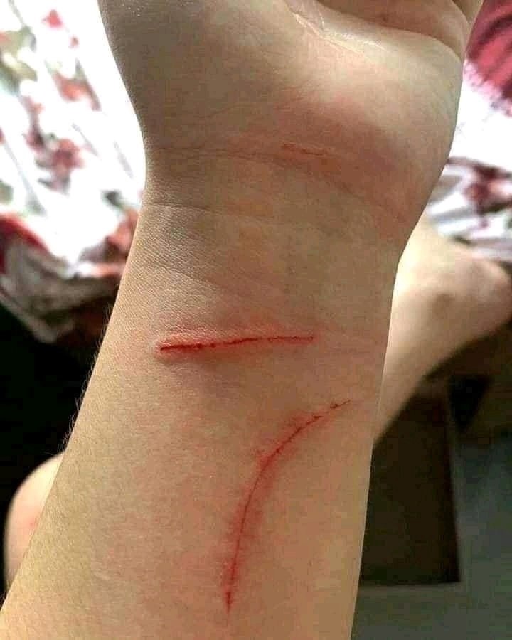   )))