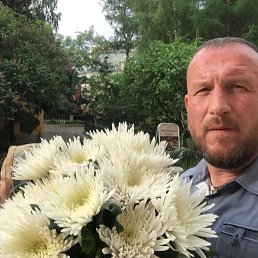 Max, 45, 