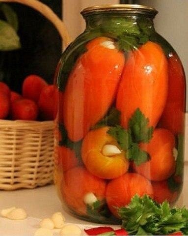 Помидоры «УМ ОТЪЕШЬ» — вкуснейший рецепт! Способ приготовления: У помидоров вырезаем плодонжку и ...