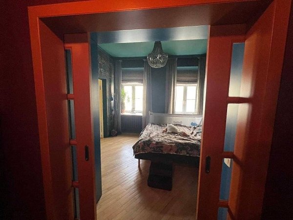 На Тверской улице москвичу пришлось переделать свою квартиру в первоначальный вид после того, как ...