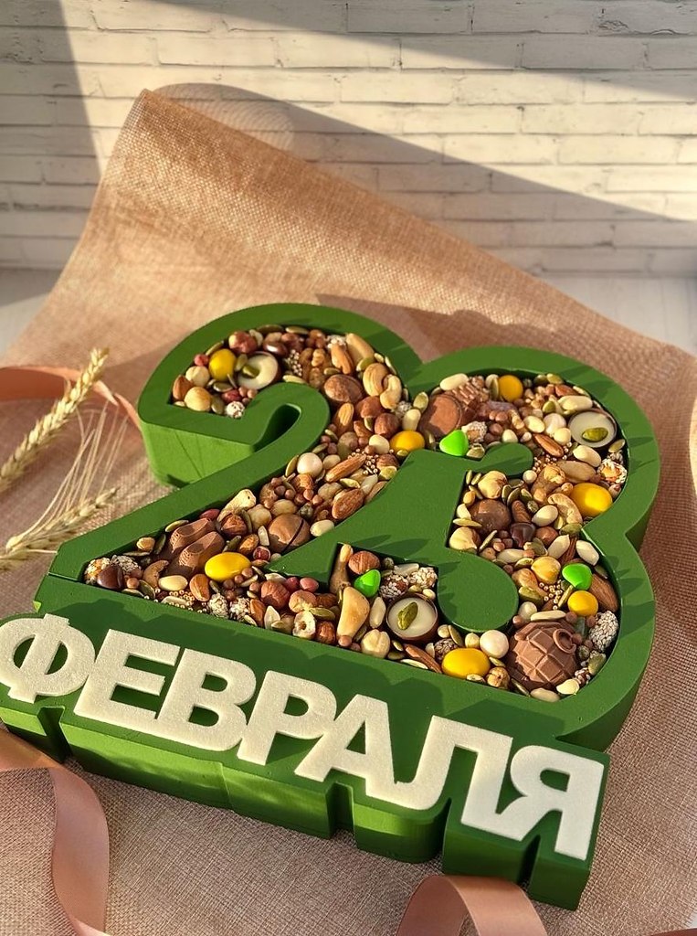 �����y����