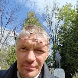 Artem, 46, 