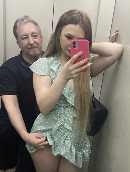 У этого мужика определенно что-то не так с головой... анманм
