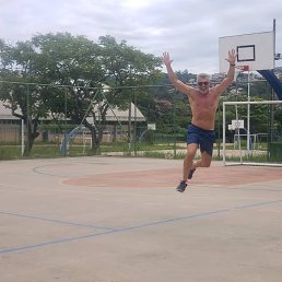 Robert, 59, 