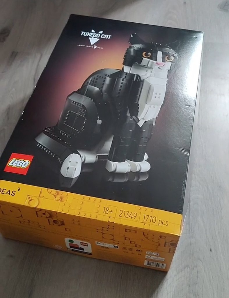   Lego  .