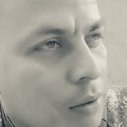 julian, 37, 