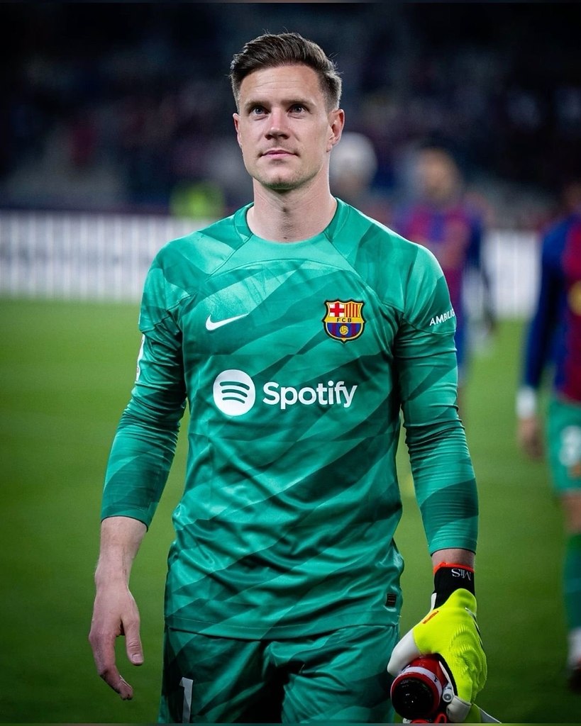 Марка-Андре тер Штегена предложили «Манчестер Юнайтед», «Тоттенхэму» и «Вест Хэму». «Барселона» ...