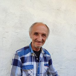 Aleksandr, 63, 