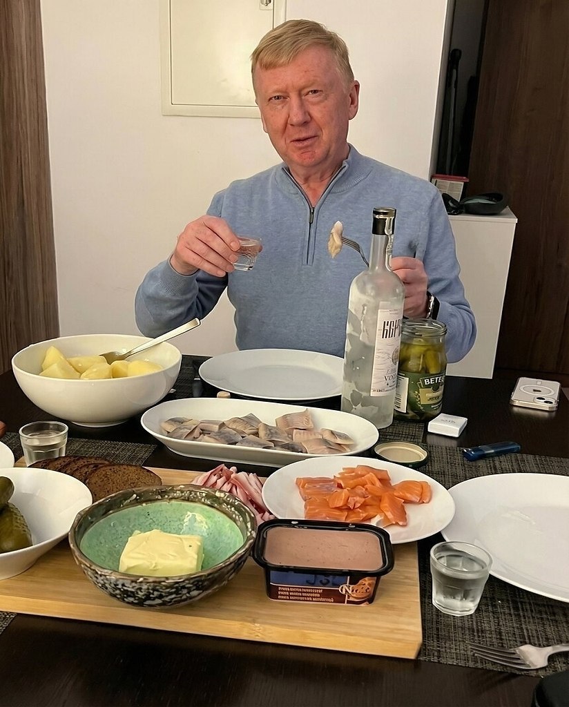 C�pa�e����oc�� �ac����a c o�o��a��e�: y �y�a�ca � e�o �o�a��� ��a��py�� apec�o�a�� ��y�ec��o �a 12 ...